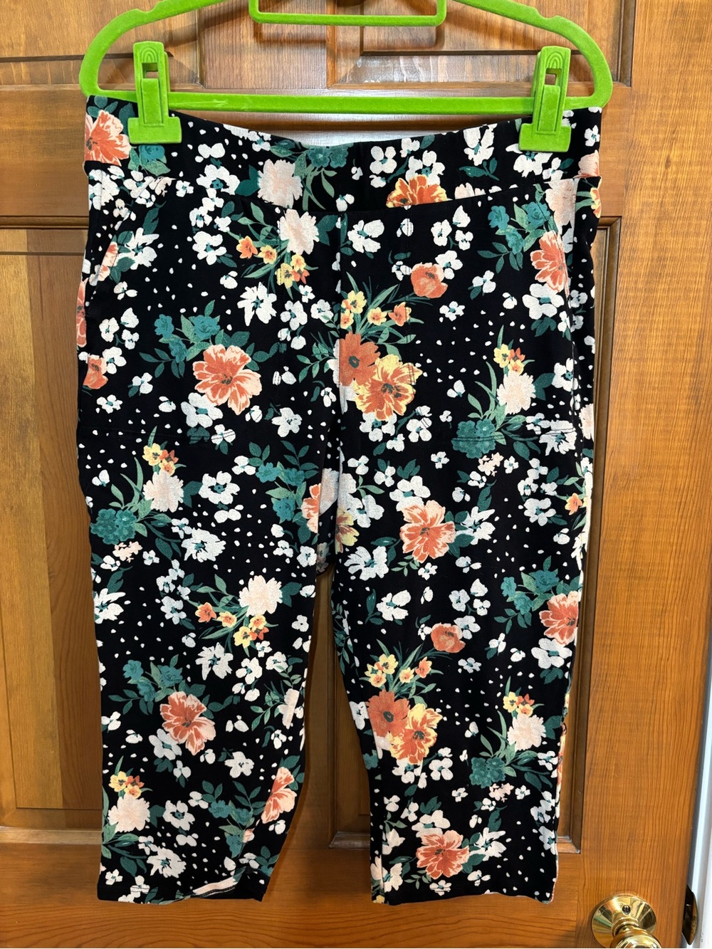 Torrid size 2 EUC pedal pusher pocket leggings - black orange green white floral